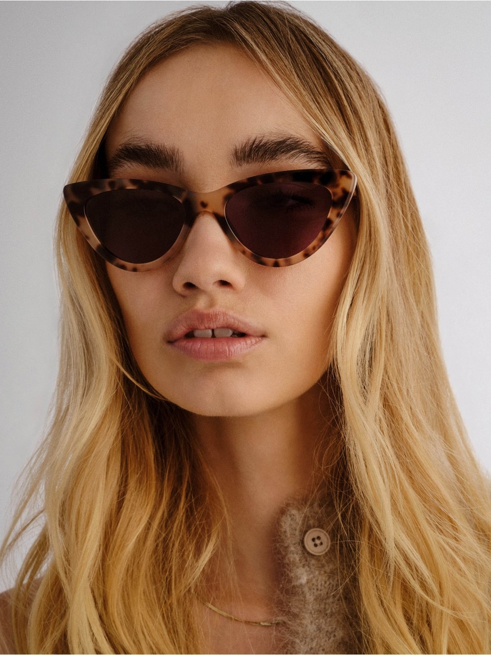 LUV LOU The Leui Tortoiseshell Cat-Eye Sunglasses in Cream Tort